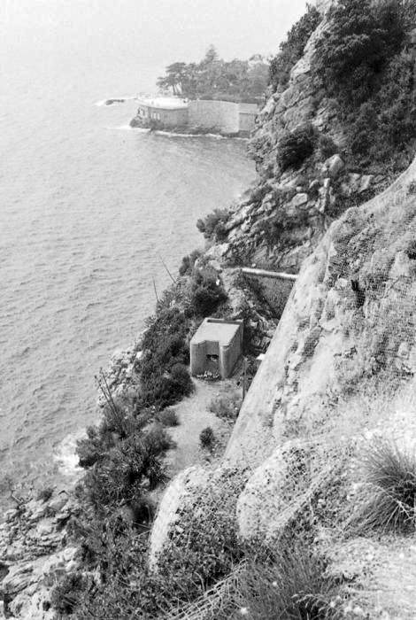 Ligne Maginot - E2 - EZE VOIE FERREE (Blockhaus pour arme infanterie) -  - LOVINY Alain