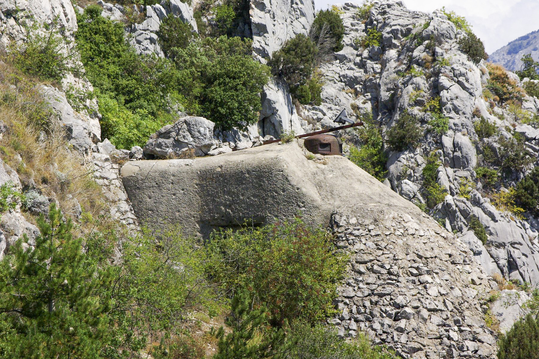 Ligne Maginot - SAINTE AGNES (SAG) - EO9 - (Ouvrage d'artillerie) - Bloc 4
Le bloc vu de la terrasse du Righi, qui est l'ancien mess des officiers en temps de paix - LISCH Frédéric
