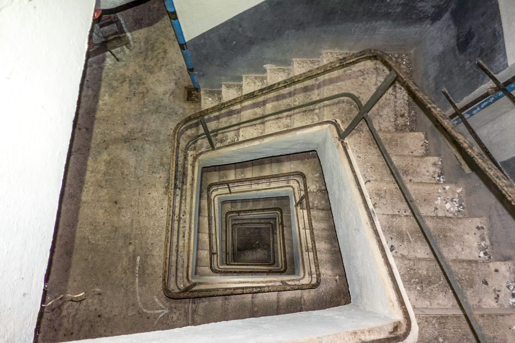 Ligne Maginot - CASTILLON (CN) - EO8 - (Ouvrage d'artillerie) - Bloc 5
Cage d'escalier - Michel Teiten