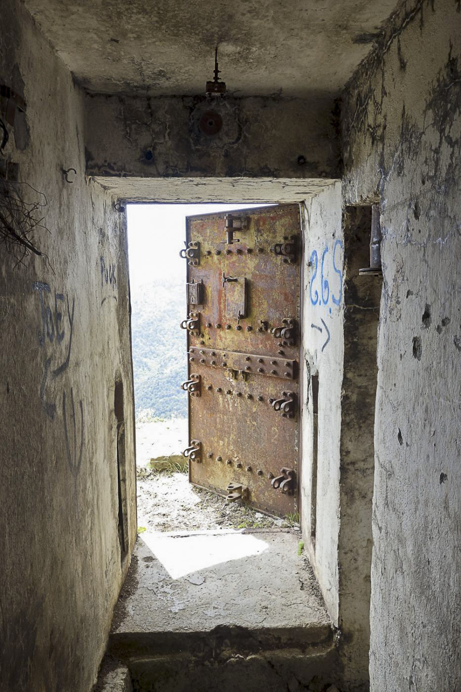 Ligne Maginot - PIC DE GARUCHE - (Observatoire d'artillerie) - Vue intérieur de l'entrée - Michel Teiten