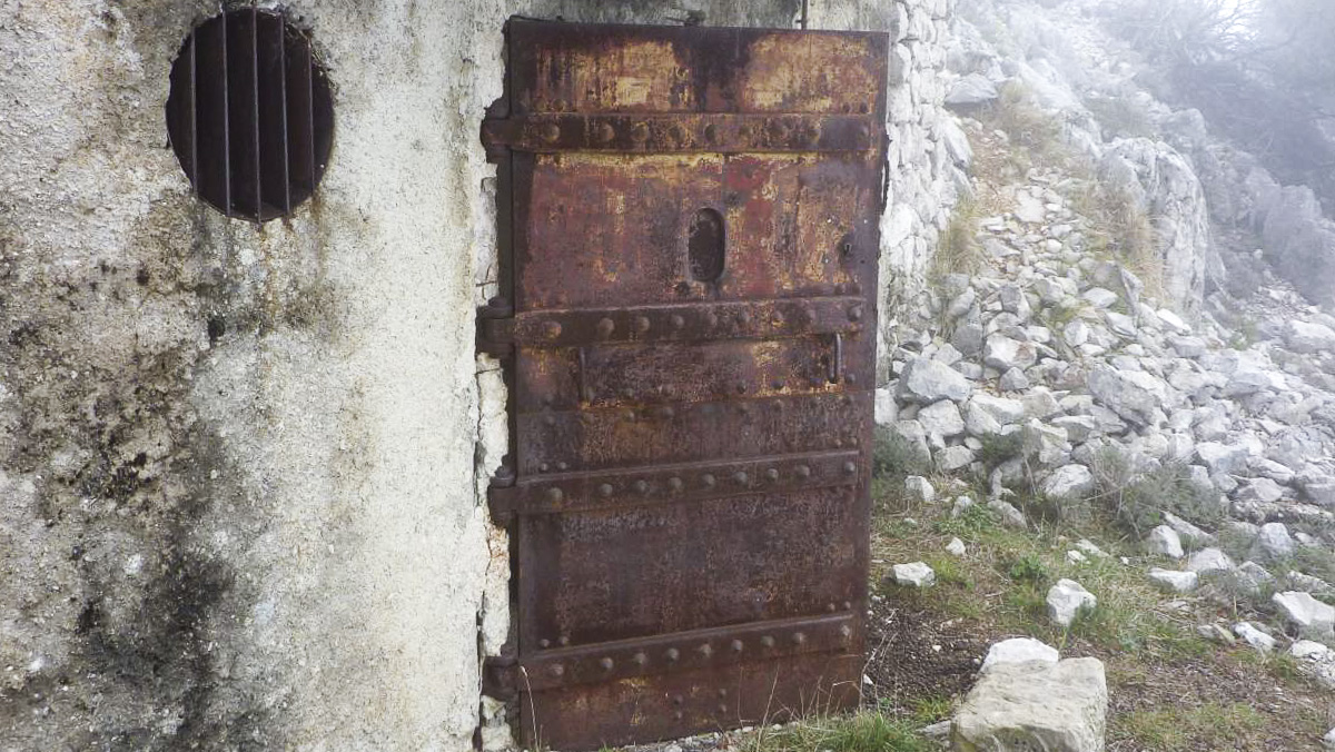Ligne Maginot - PIC DE GARUCHE - (Observatoire d'artillerie) - Détails de la porte - ELLENA-CUNY