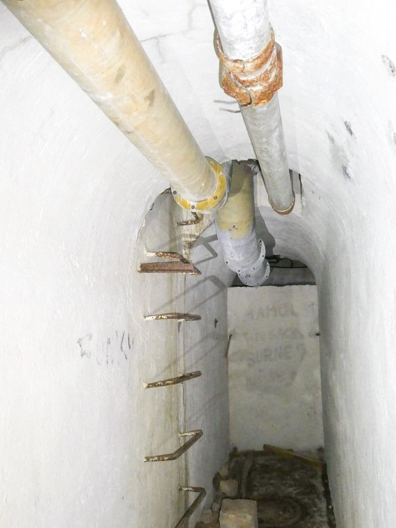 Ligne Maginot - PIC DE GARUCHE - (Observatoire d'artillerie) - Intérieur du bloc cheminée et issue de secours - ELLENA - CUNY