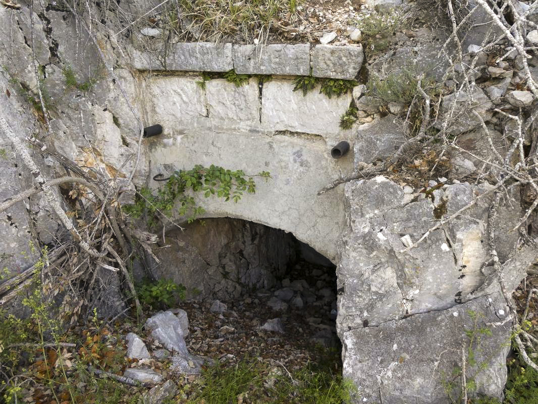 Ligne Maginot - PIC DE GARUCHE - (Observatoire d'artillerie) - Ancien abri - ELLENA - CUNY