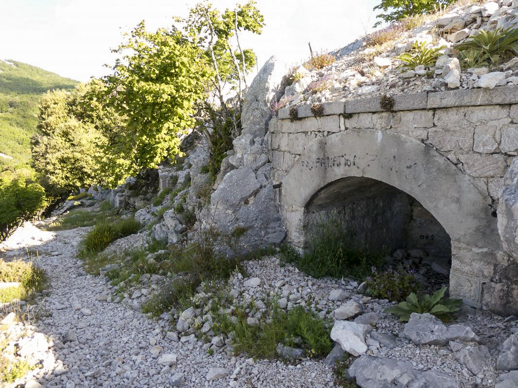 Ligne Maginot - PIC DE GARUCHE - (Observatoire d'artillerie) - Anciens abri - ELLENA - CUNY
