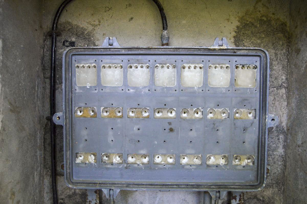 Ligne Maginot - BAISSE DE LEVENS - (Chambre de coupure) - Le boitier de protection pour les lignes de campagne - Michal Prasil