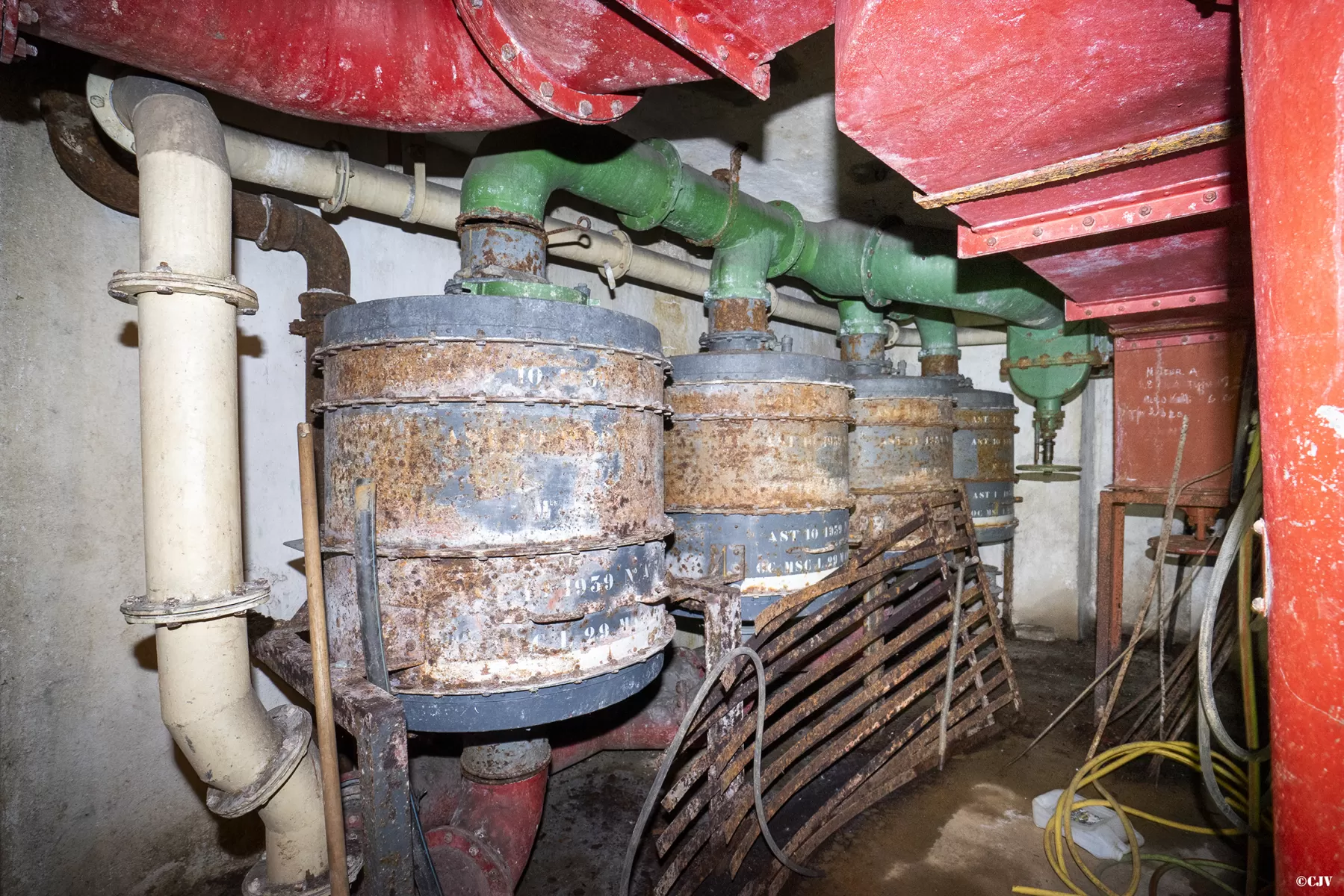 Ligne Maginot - BAMBESCH - A35 - (Ouvrage d'infanterie) - Bloc 2
Etage inférieur
Salle des filtres du bloc
 - Lia VERMEULEN