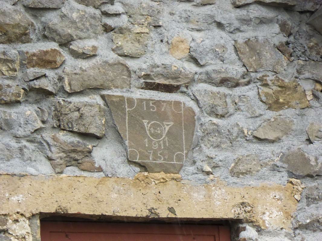 Ligne Maginot - CAMP DE RESTEFOND - (Casernement) - Ancienne Ecurie Ouest
Pignon Ouest, insigne - Ellena-Cuny