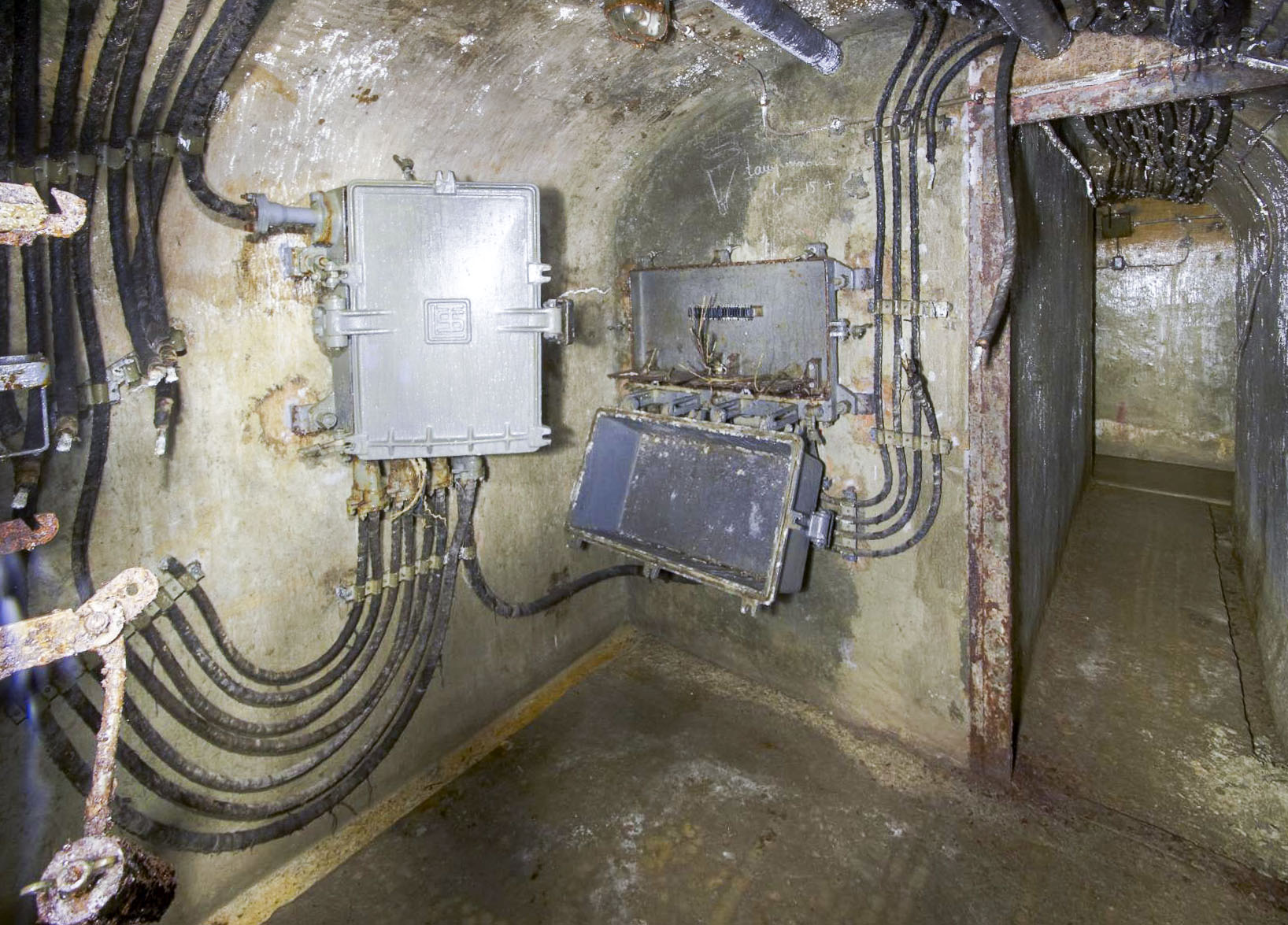Ligne Maginot - ARRONDAZ - (Ouvrage d'infanterie) - Central téléphonique - duomaxw