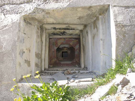 Ligne Maginot - LA ROUE - (Ouvrage d'infanterie) - Le bloc 2
Créneau type A pour FM 24/29 - ZEIG Marc