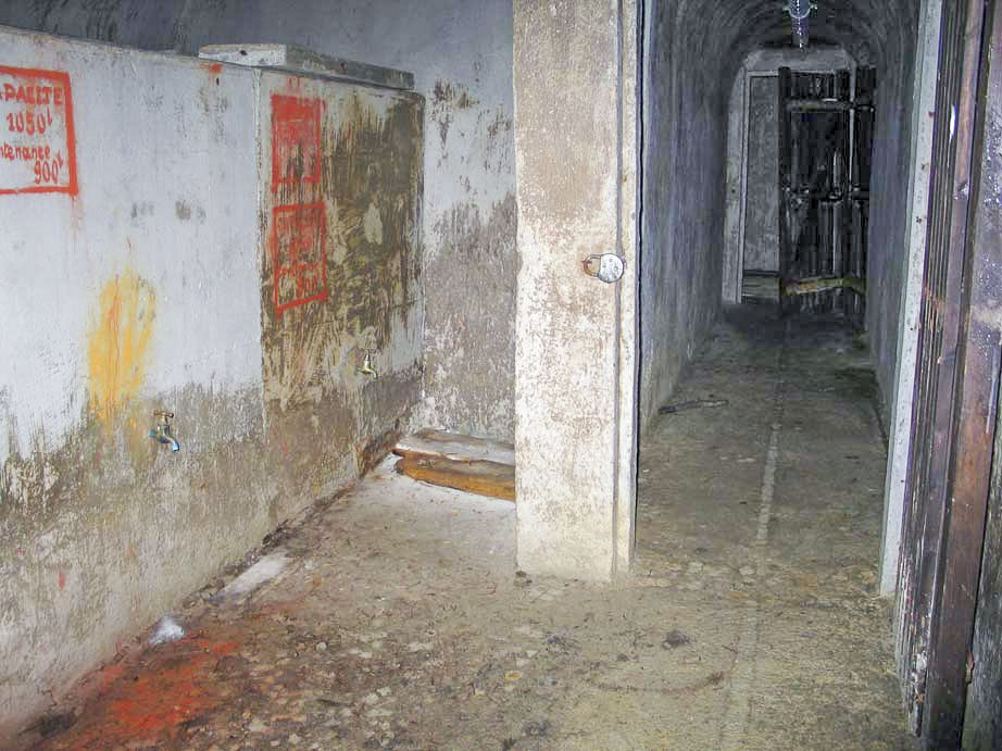 Ligne Maginot - LA ROUE - (Ouvrage d'infanterie) - Les réserves d'eau potables. Trois citernes maçonnées de 900 litres - ZEIG Marc