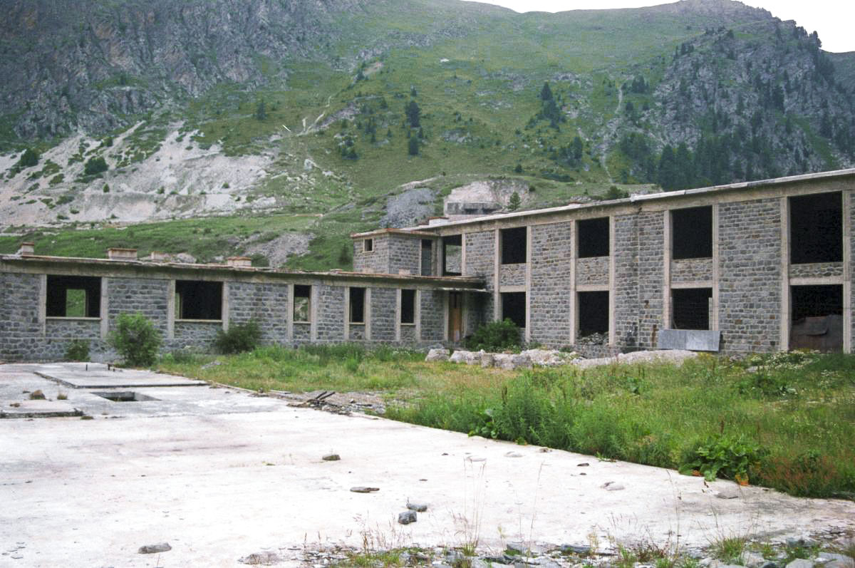 Ligne Maginot - Casernement du LAVOIR - Au premier plan le plafond du sous-sol du casernement provisoire - Michal Prasil