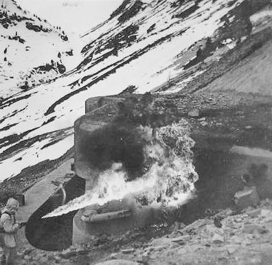 Ligne Maginot - LAVOIR - (Ouvrage d'artillerie) - Bloc 2
Essais au lance flamme effectuées les 16 et 17 avril 1940 selon les sources - Inconnu