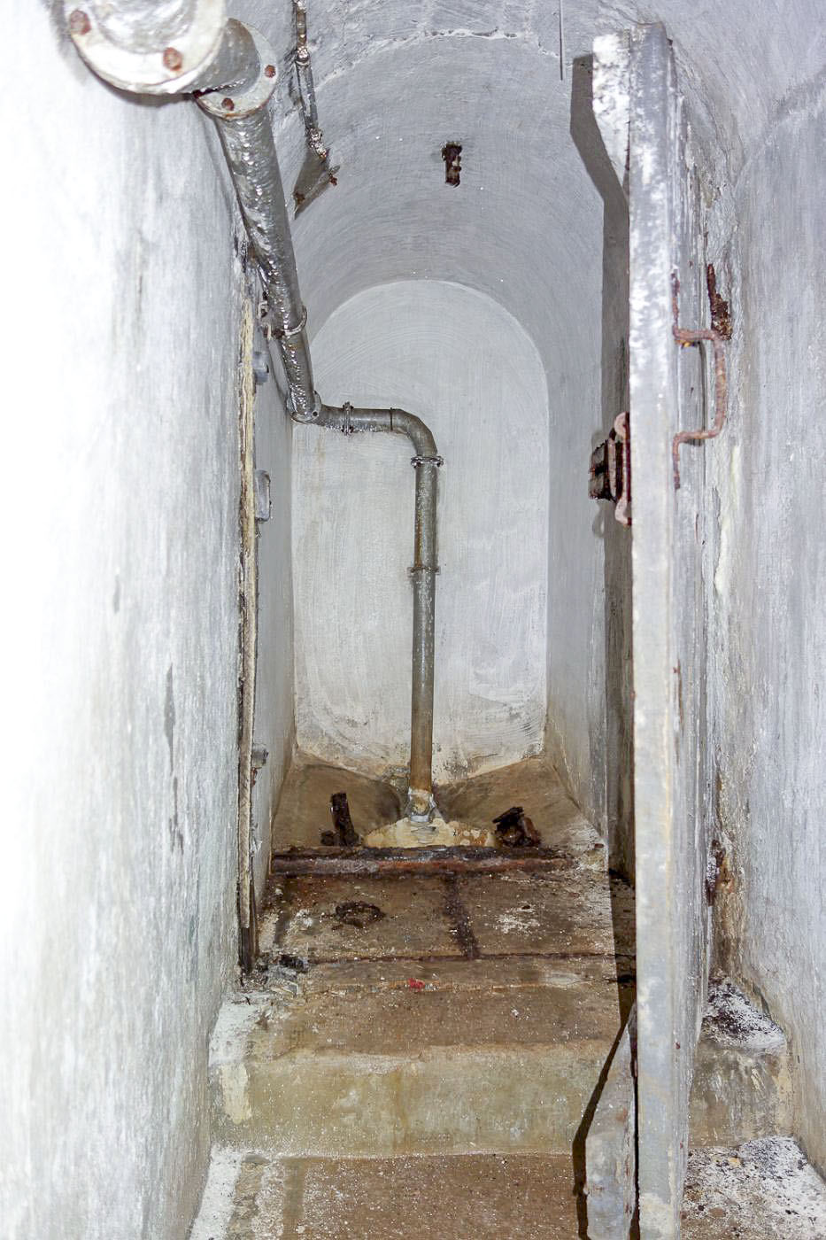Ligne Maginot - LAVOIR - (Ouvrage d'artillerie) - Entrée munitions
Latrines - Michel Teiten