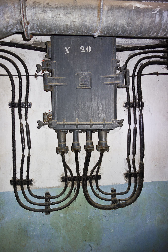 Ligne Maginot - LAVOIR - (Ouvrage d'artillerie) - Entrée des hommes
Répartiteur téléphonique - Michel Teiten