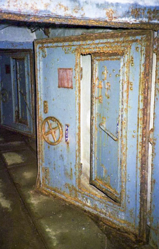 Ligne Maginot - LAVOIR - (Ouvrage d'artillerie) - Bloc 1
Sas étanche isolant le bloc - Ellena-Cuny