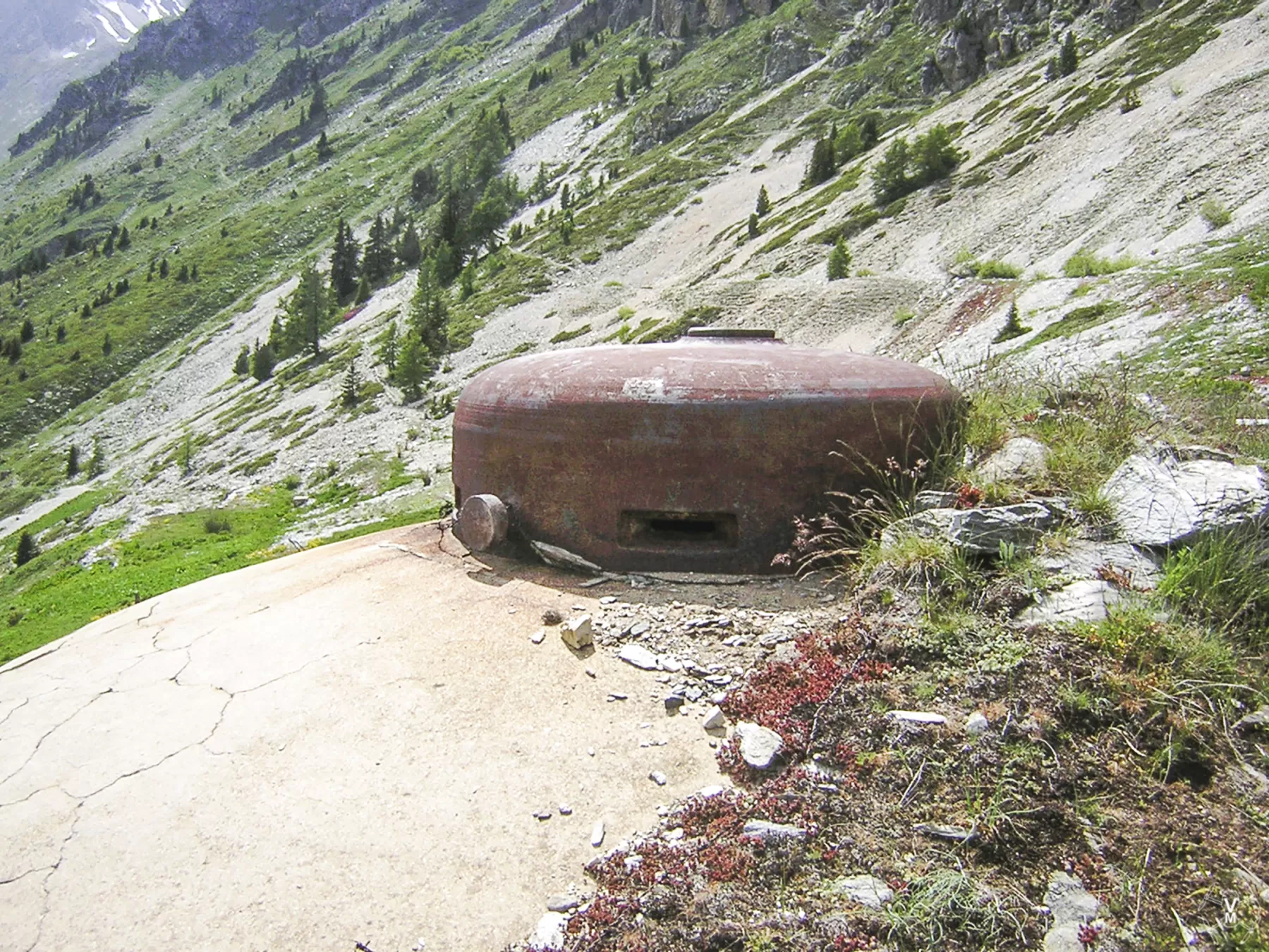 Ligne Maginot - LAVOIR - (Ouvrage d'artillerie) - Bloc 3
La cloche VDP - Vincent Vermeulen