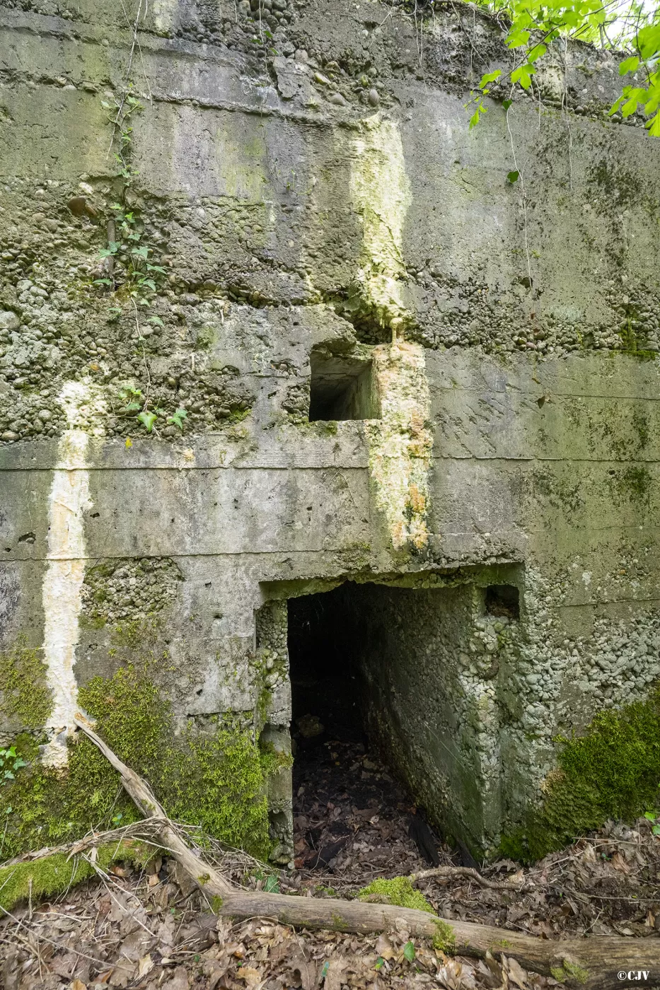 Ligne Maginot - CB441 - (Blockhaus pour arme infanterie) - L'entrée - Lia VERMEULEN