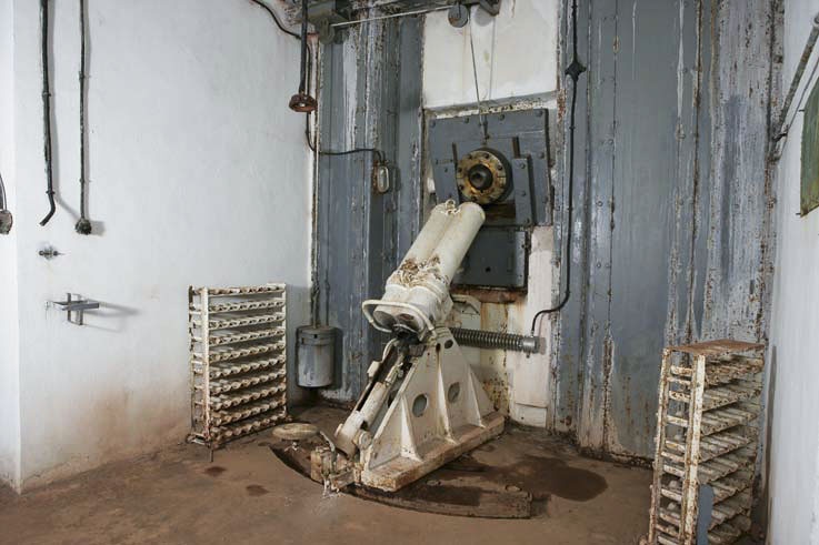 Ligne Maginot - LAVOIR - (Ouvrage d'artillerie) - Bloc 5
L'une des deux chambres de tir droite pour mortier de 81 mle 32 - ZEIG Marc