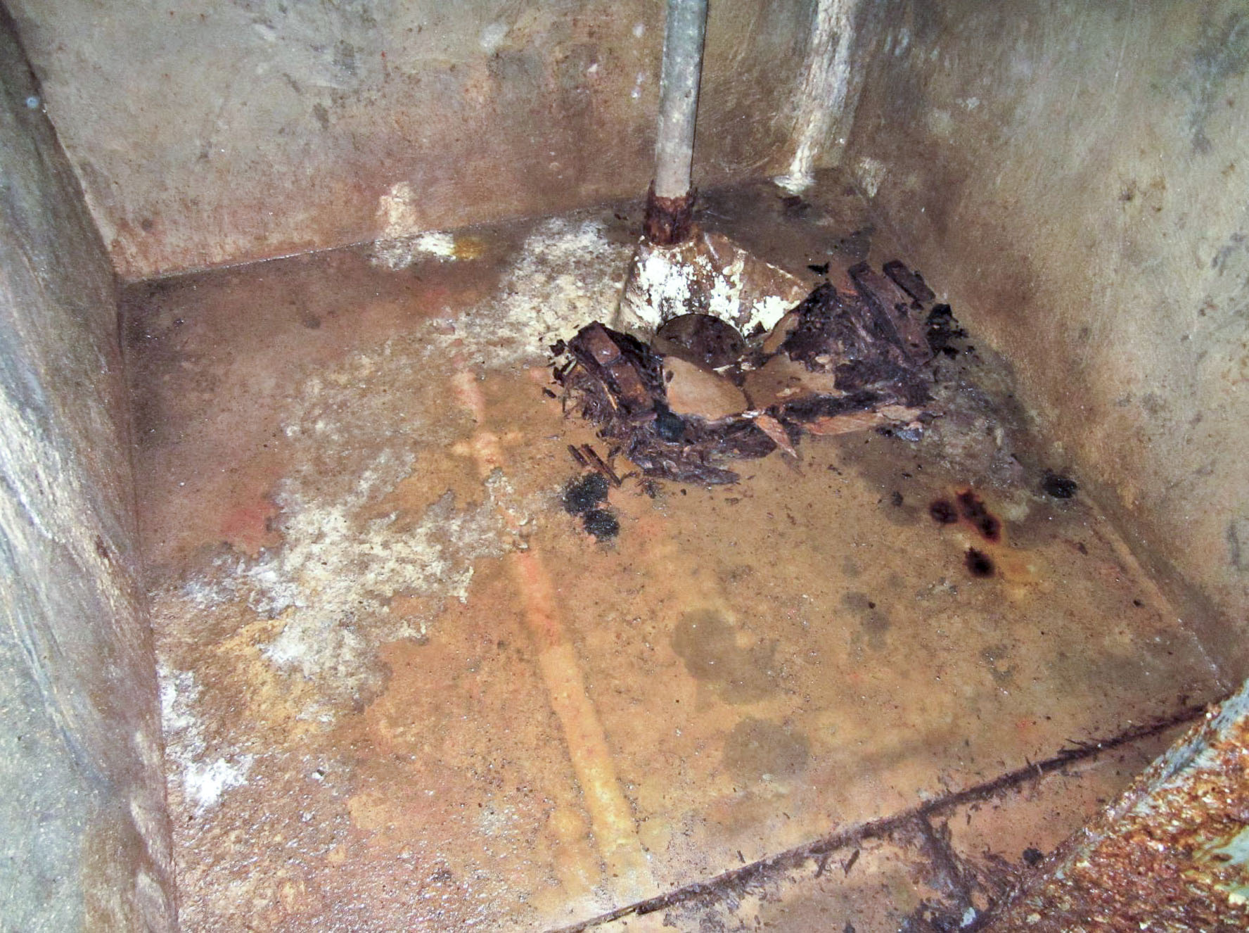 Ligne Maginot - LAVOIR - (Ouvrage d'artillerie) - Latrines des officiers - Gregory Fuchs