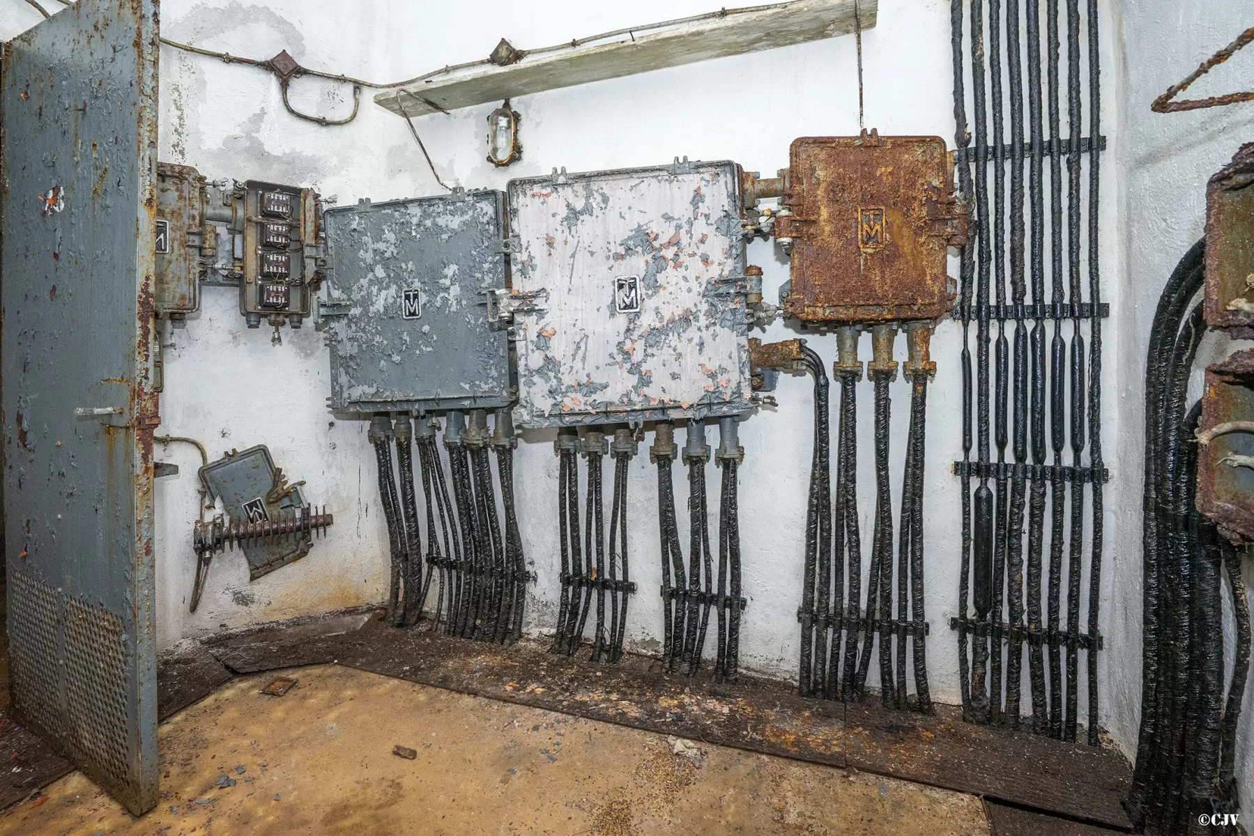 Ligne Maginot - LAVOIR - (Ouvrage d'artillerie) - Central téléphonique principal - Lia VERMEULEN