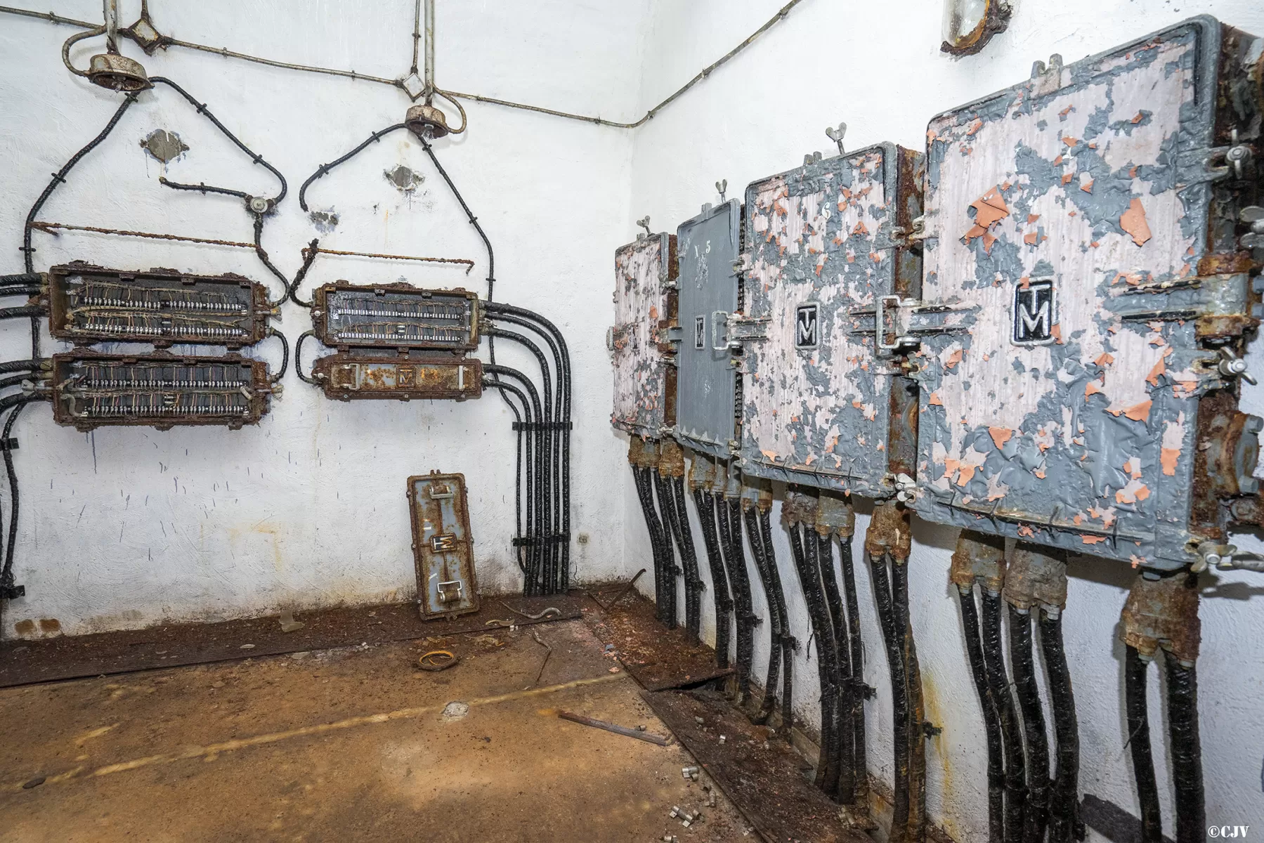 Ligne Maginot - LAVOIR - (Ouvrage d'artillerie) - Central téléphonique principal - Lia VERMEULEN