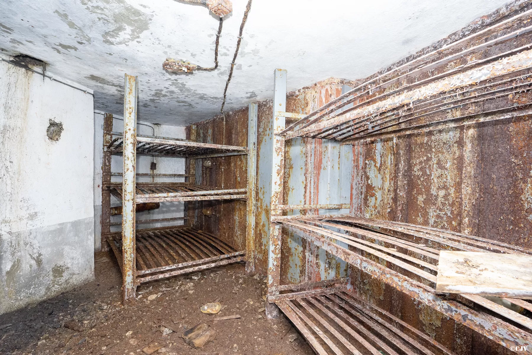 Ligne Maginot - PAS DU ROC - (Ouvrage d'artillerie) - Bloc 1
Couchages - Lia VERMEULEN