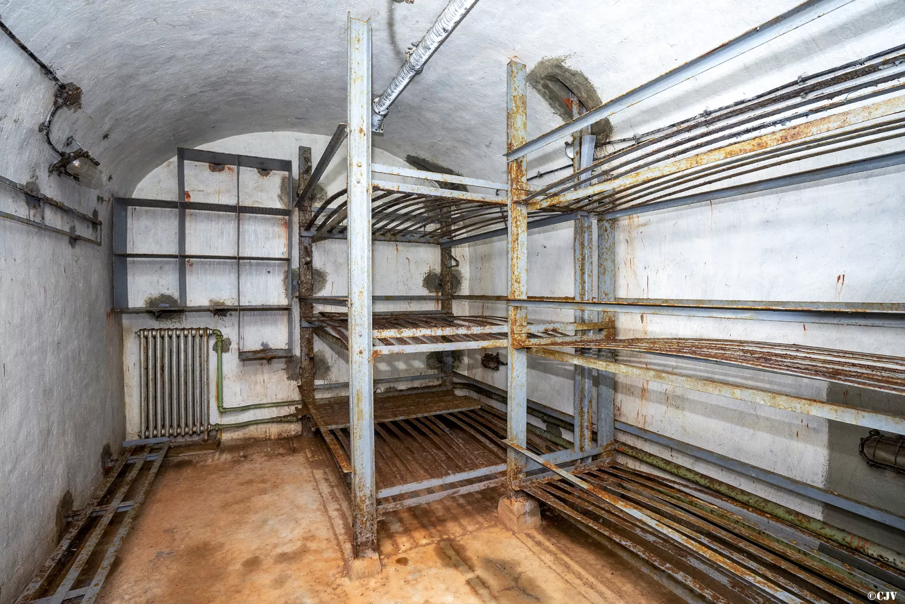 Ligne Maginot - PAS DU ROC - (Ouvrage d'artillerie) - Bloc 3
Chambrée - Lia VERMEULEN