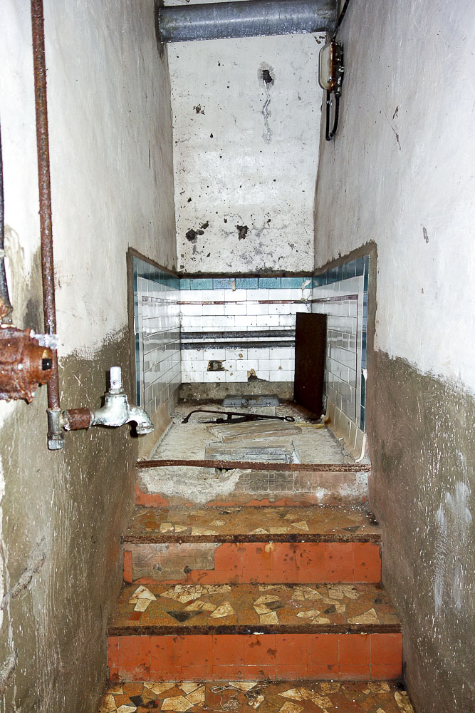 Ligne Maginot - PAS DU ROC - (Ouvrage d'artillerie) - Caserne de l'ouvrage
Toilette pour officier ? - Michel Teiten