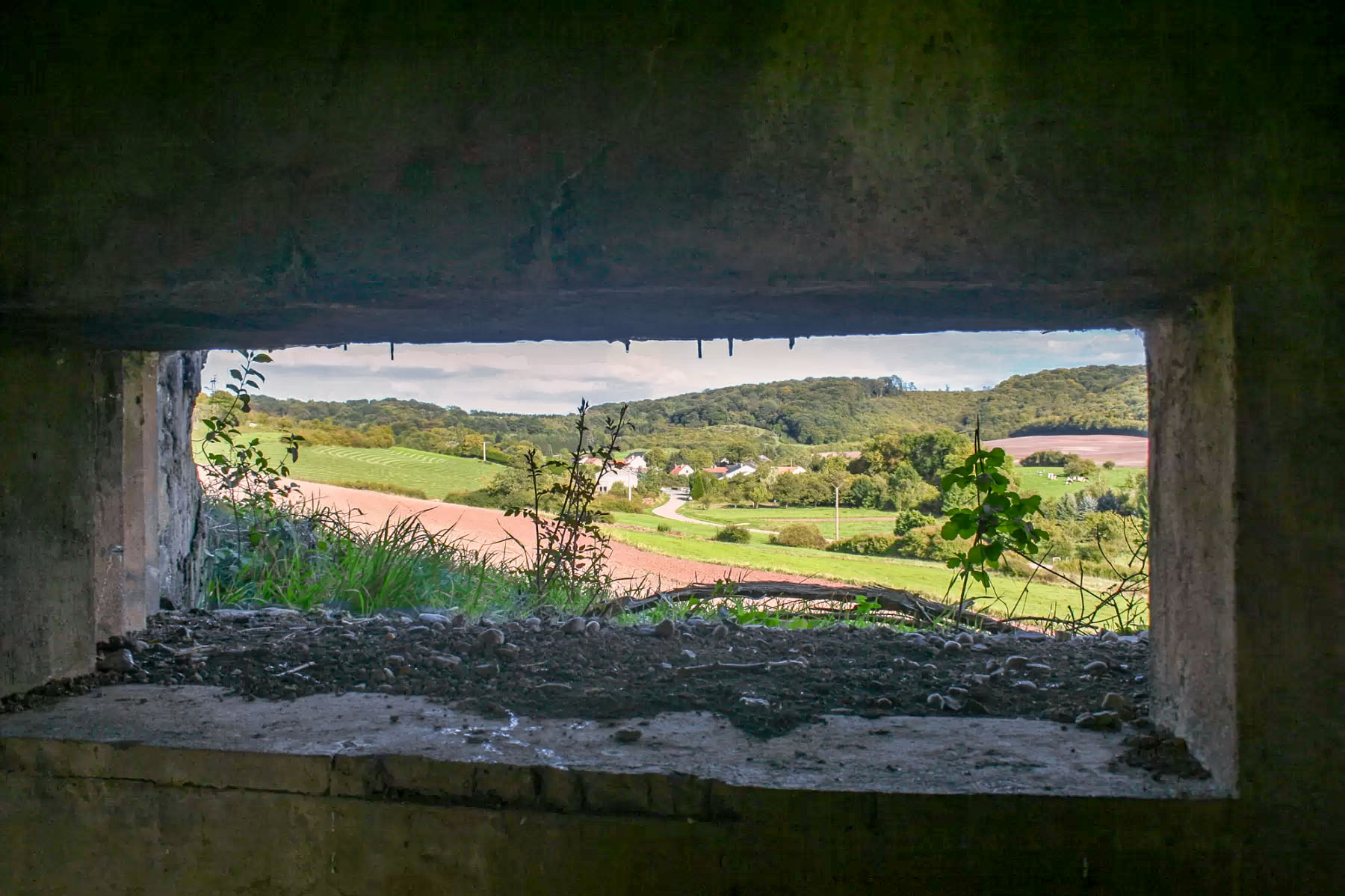 Ligne Maginot - CB151 - LANGE LANGT - (Blockhaus pour canon) - Le blockhaus couvre la route et l'entrée du village de Breistroff-la-Petite  - Michel Teiten