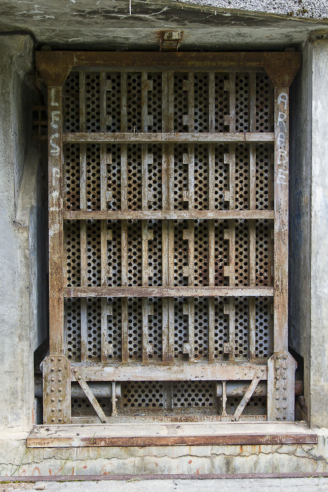 Ligne Maginot - SAINT ANTOINE - (Ouvrage d'artillerie) - Bloc EHM
Pont-levis de l'entrée munitions - Michel Teiten