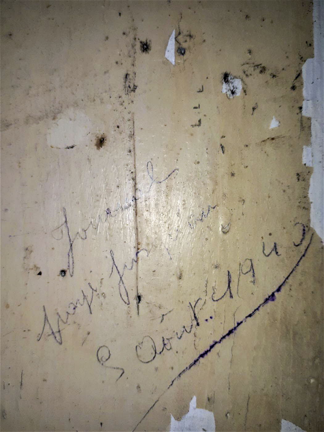 Ligne Maginot - SAINT ANTOINE - (Ouvrage d'artillerie) - Bloc EHM
Graffiti daté du 9/08/1940 - Gregory Fuchs