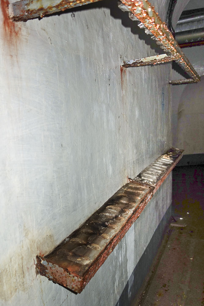 Ligne Maginot - SAINT ANTOINE - (Ouvrage d'artillerie) - Bloc EHM
Ratelier pour fusil - Michel Teiten