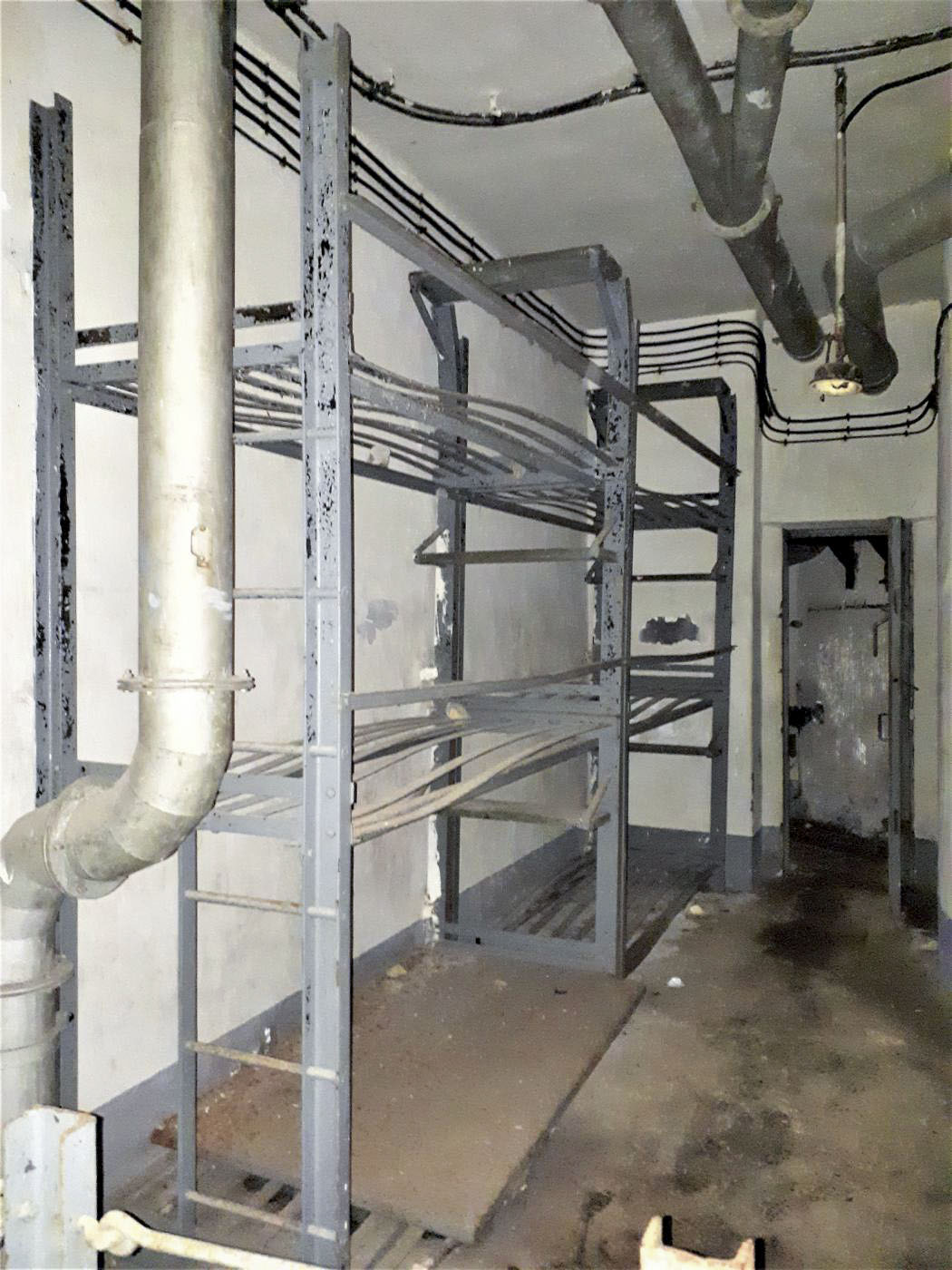Ligne Maginot - SAINT ANTOINE - (Ouvrage d'artillerie) - Bloc EHM
Chambre de repos  - Gregory Fuchs