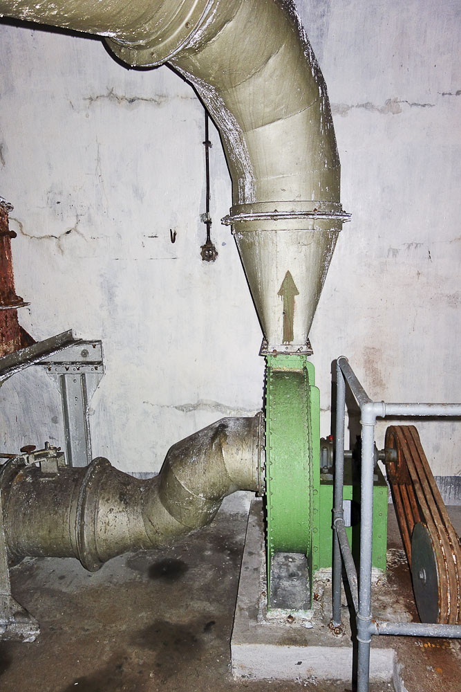 Ligne Maginot - SAINT ANTOINE - (Ouvrage d'artillerie) - Salle de neutralisation de l'ouvrage
Ventilateur air gazé - Michel Teiten