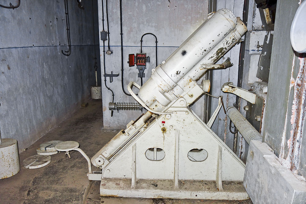 Ligne Maginot - SAINT ANTOINE - (Ouvrage d'artillerie) - Bloc 1
Etage intermédiaire
Chambre de tir Ouest pour mortiers de 81
Mortier de droite - Michel Teiten