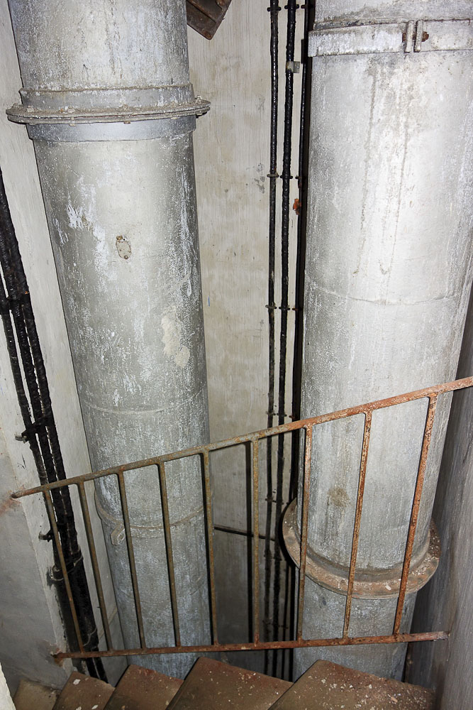 Ligne Maginot - SAINT ANTOINE - (Ouvrage d'artillerie) - Bloc 1
Gaines d'aération dans la cage d'escalier - Michel Teiten