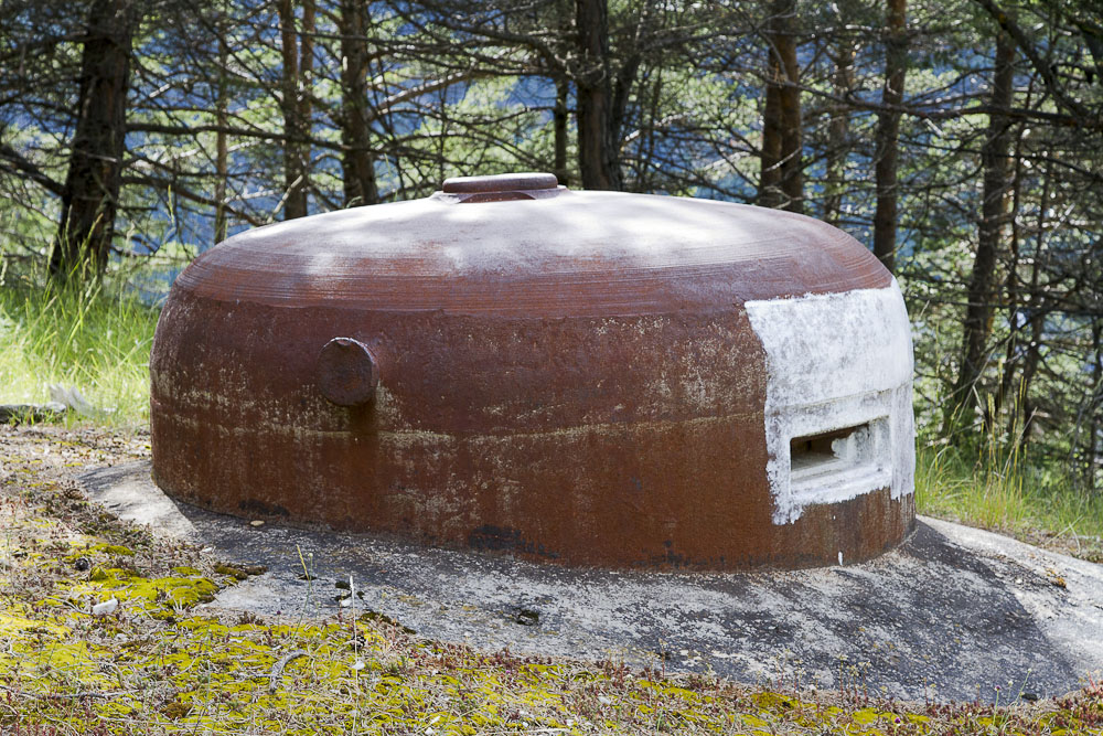 Ligne Maginot - SAINT ANTOINE - (Ouvrage d'artillerie) - Bloc 2
La cloche observatoire d'artillerie VDP (Vision Directe et Périscopique) - Michel Teiten
