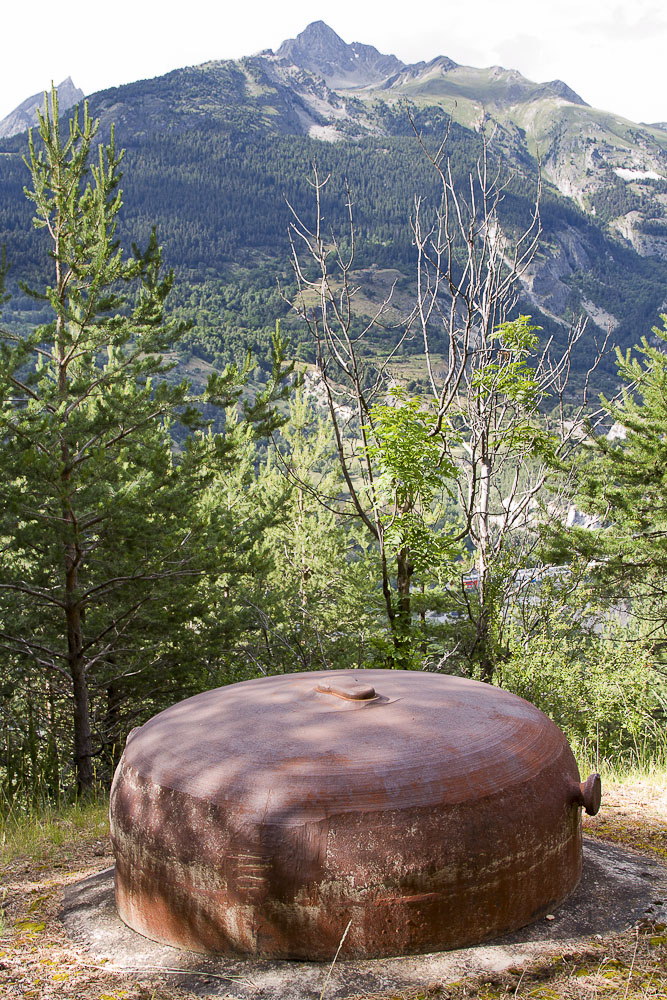 Ligne Maginot - SAINT ANTOINE - (Ouvrage d'artillerie) - Bloc 2
Cloche VDP sur fond de Râteau d'Aussois - Michel Teiten
