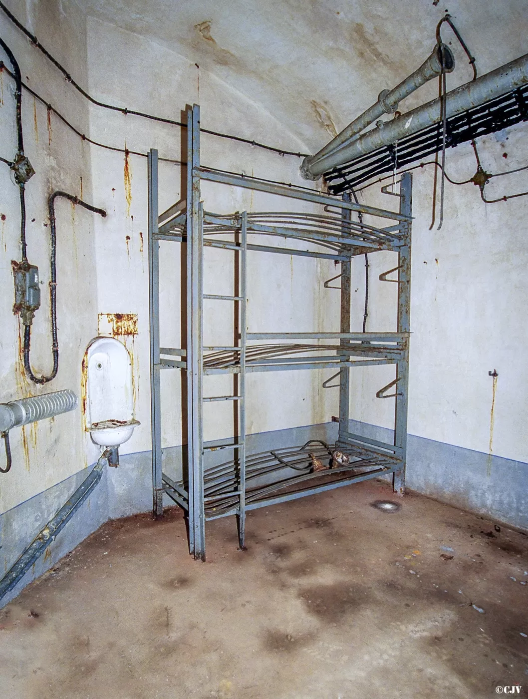 Ligne Maginot - SAINT ANTOINE - (Ouvrage d'artillerie) - Chambre pour 5 officiers - Lia VERMEULEN