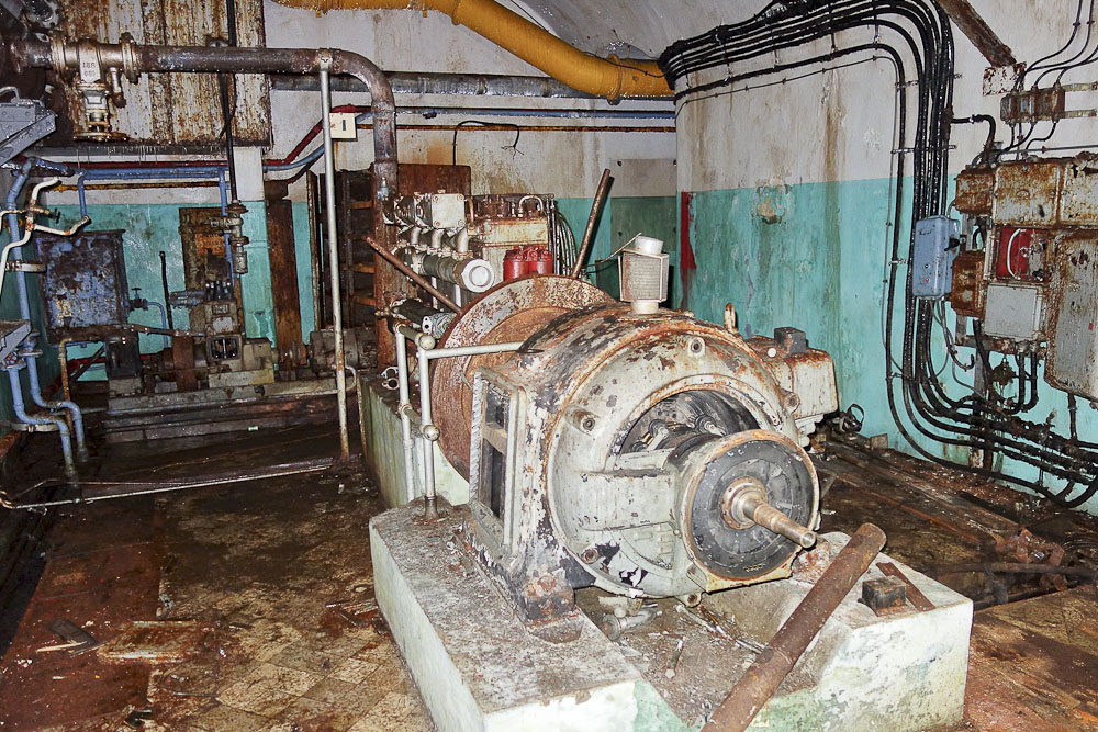 Ligne Maginot - SAINT ANTOINE - (Ouvrage d'artillerie) - L'usine électrique
Groupes électrogènes à moteur Alsthom - Michel Teiten