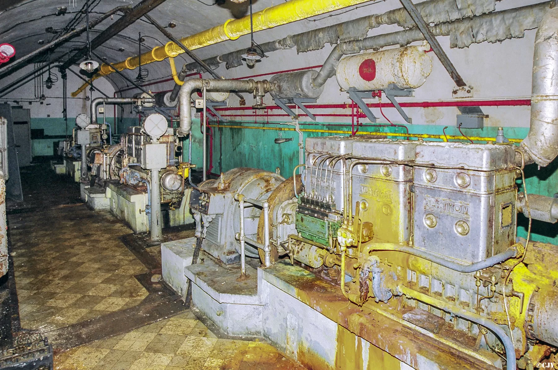 Ligne Maginot - SAINT ANTOINE - (Ouvrage d'artillerie) - L'usine électrique
Groupes électrogènes à moteur Alsthom