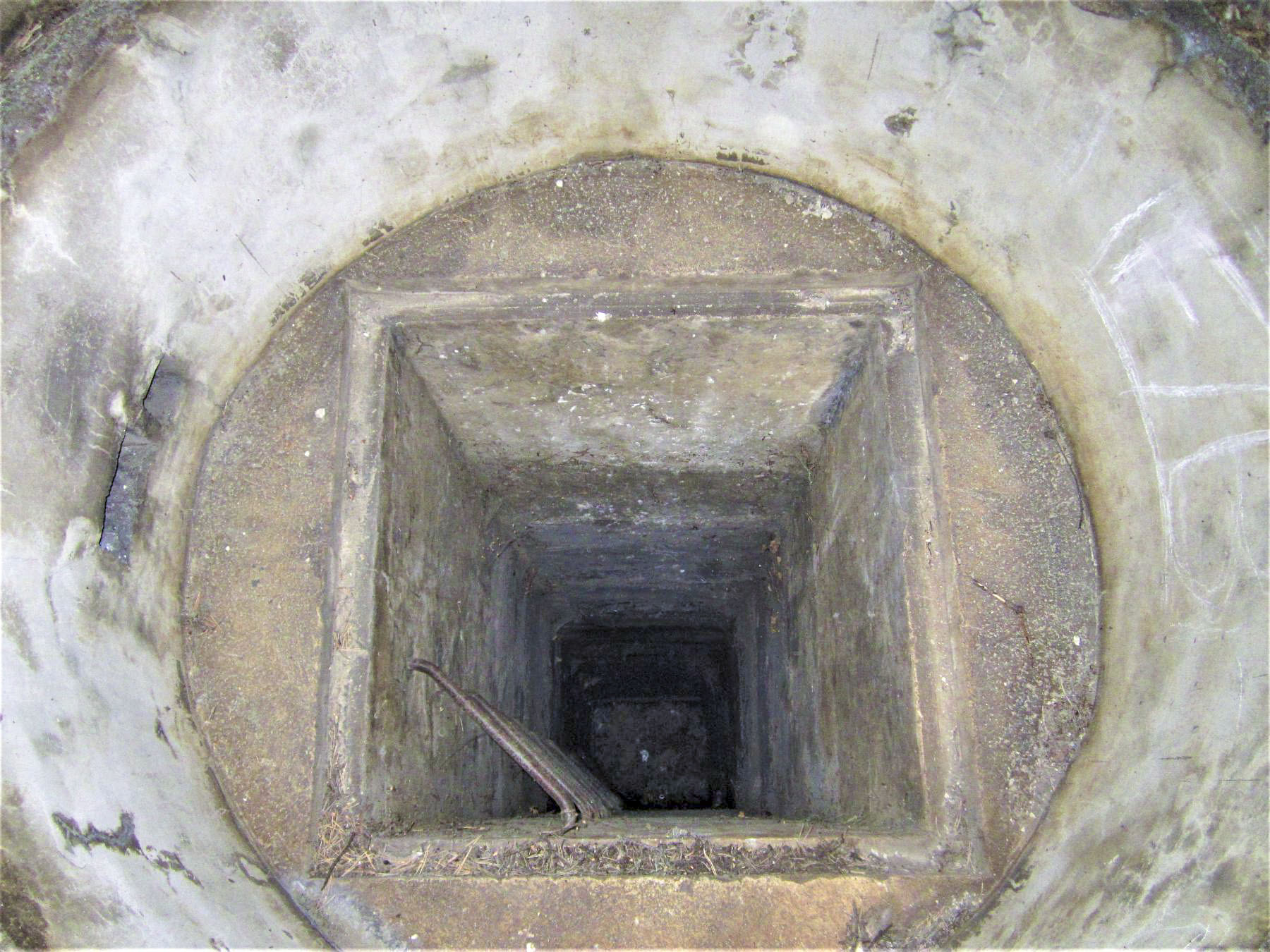 Ligne Maginot - SAINT ANTOINE 3 - (Blockhaus pour arme infanterie) - Le puits d'accès à la galerie - Gregory Fuchs