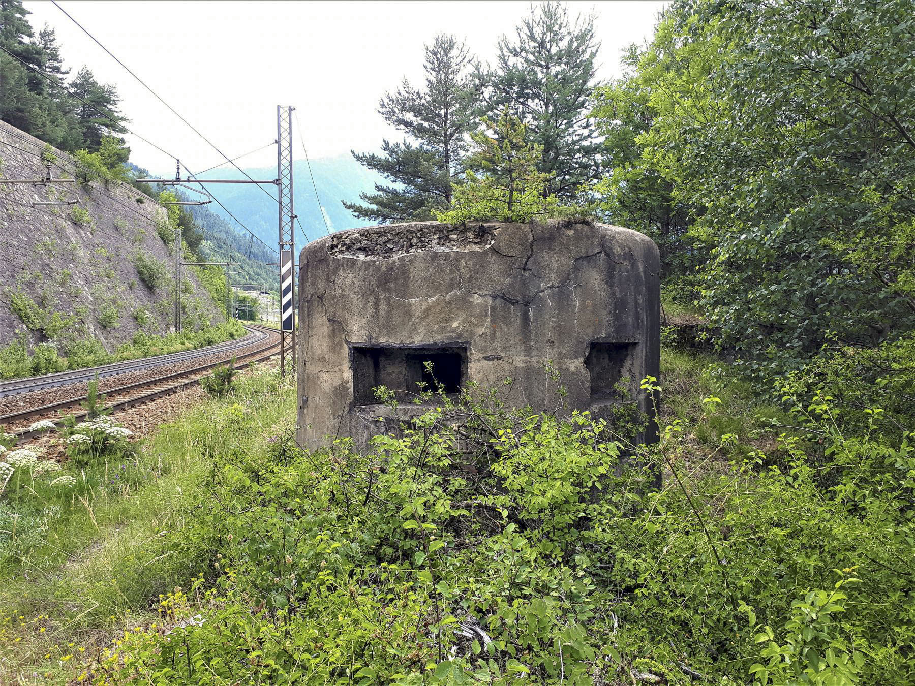 Ligne Maginot - SAINT ANTOINE 2 - (Blockhaus pour arme infanterie) - Les deux créneaux - Gregory Fuchs