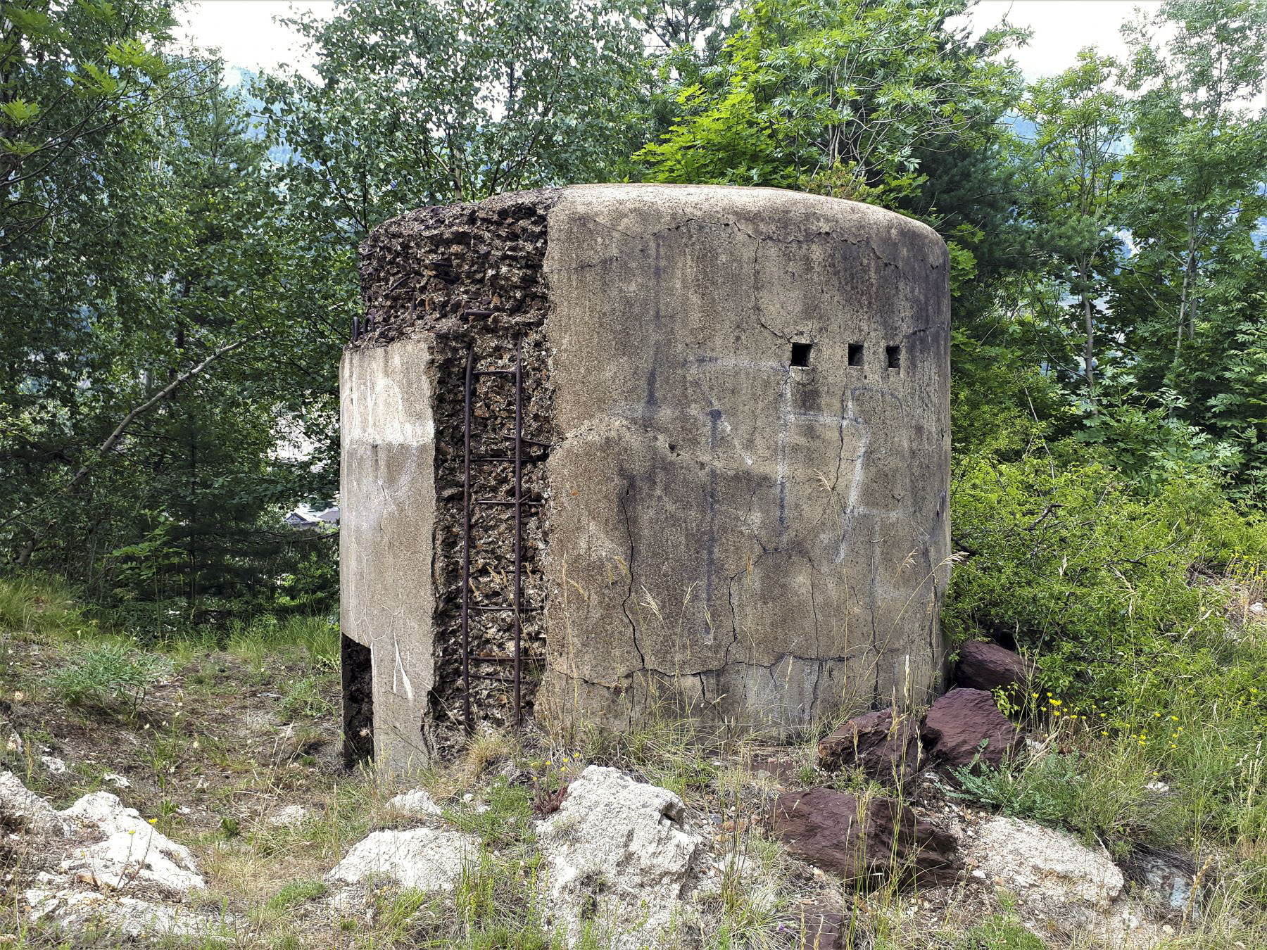 Ligne Maginot - SAINT ANTOINE 2 - (Blockhaus pour arme infanterie) - Orifices de ventilation - Gregory Fuchs
