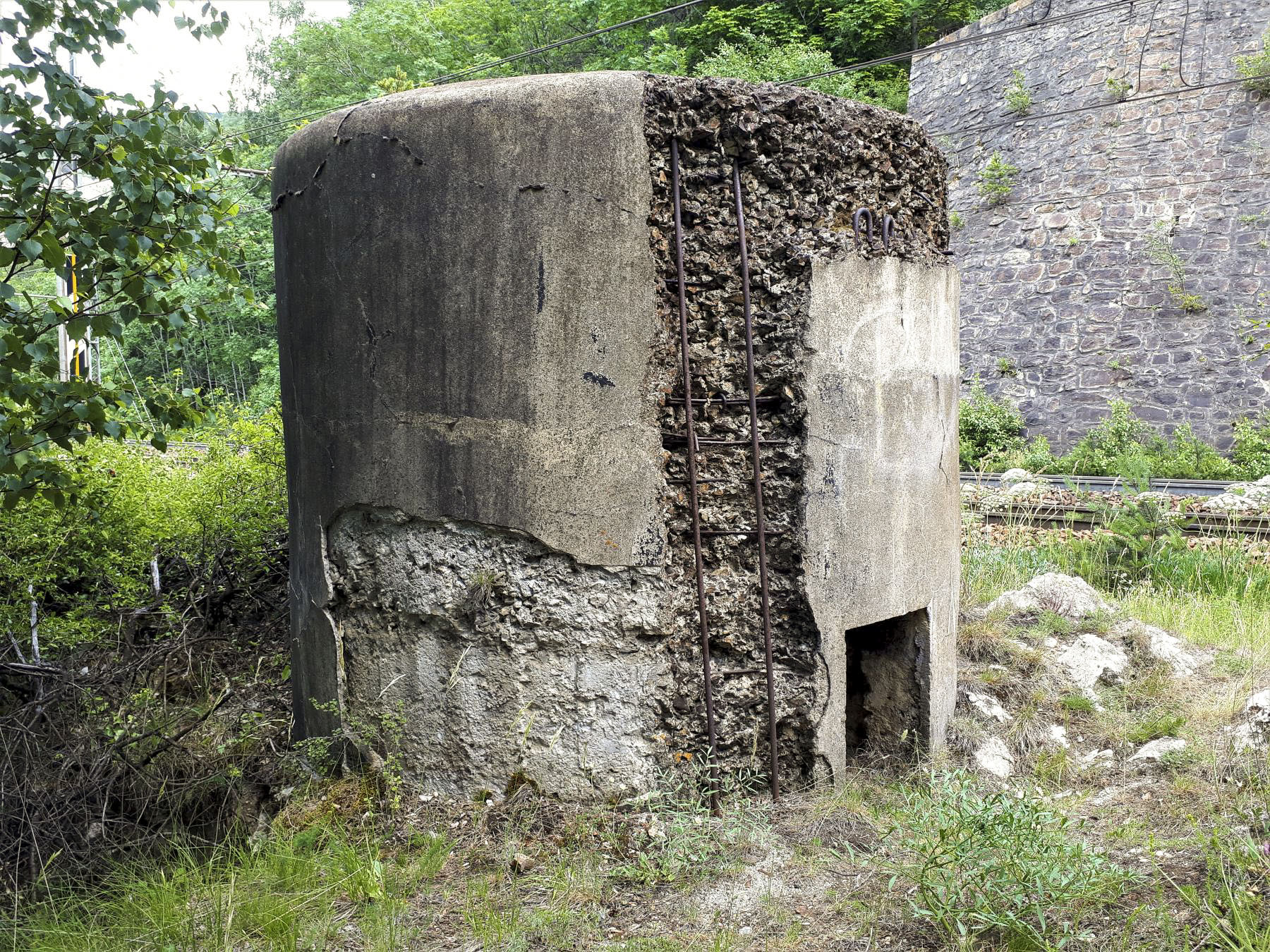 Ligne Maginot - SAINT ANTOINE 2 - (Blockhaus pour arme infanterie) - L'entrée réduite à l'arrière - Gregory Fuchs