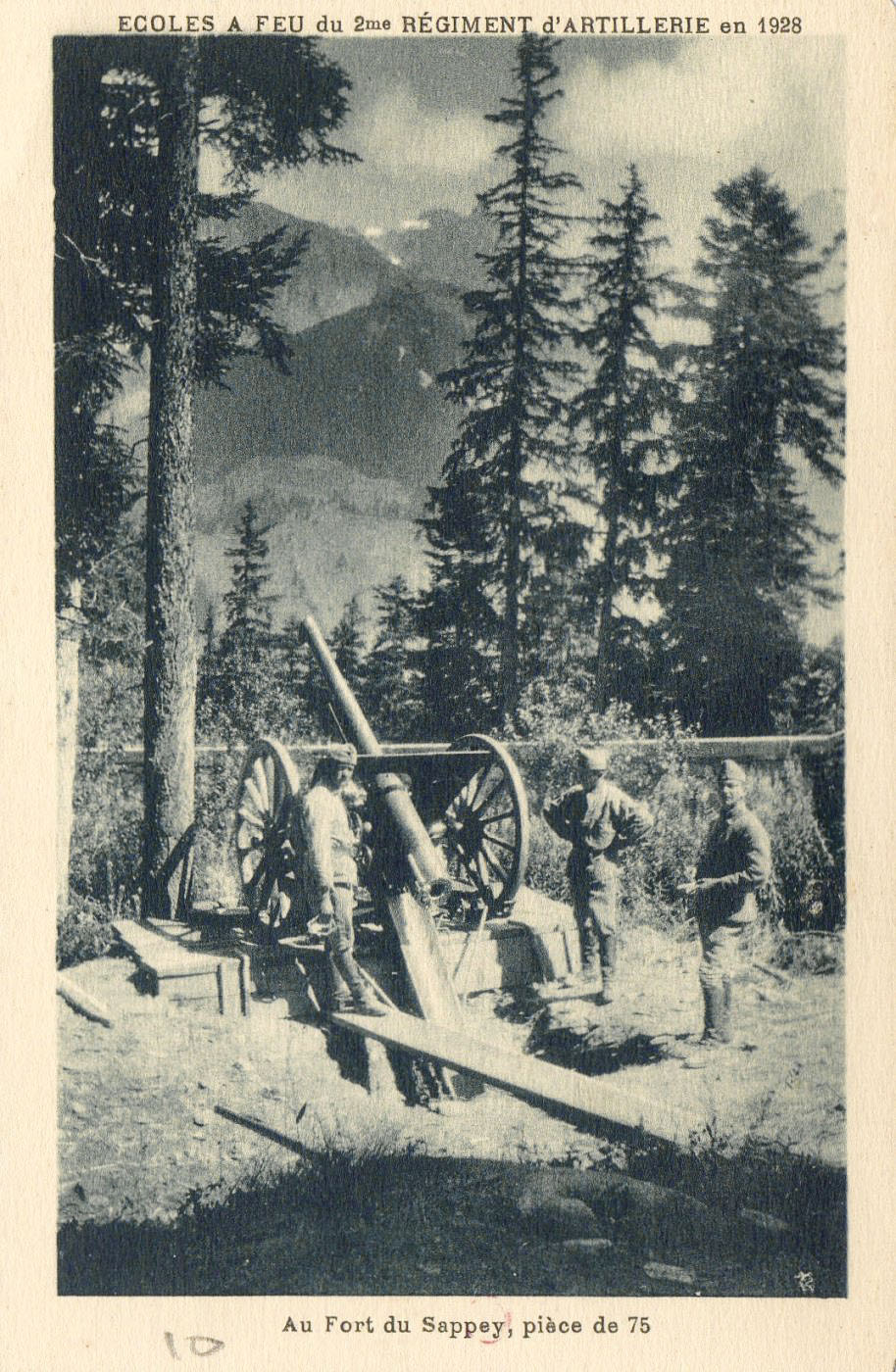 Ligne Maginot - SAPEY - (Ouvrage d'artillerie) - Ecole à feu du 2 RA en 1928 sur les dessus du fort du Sappey - Inconnu