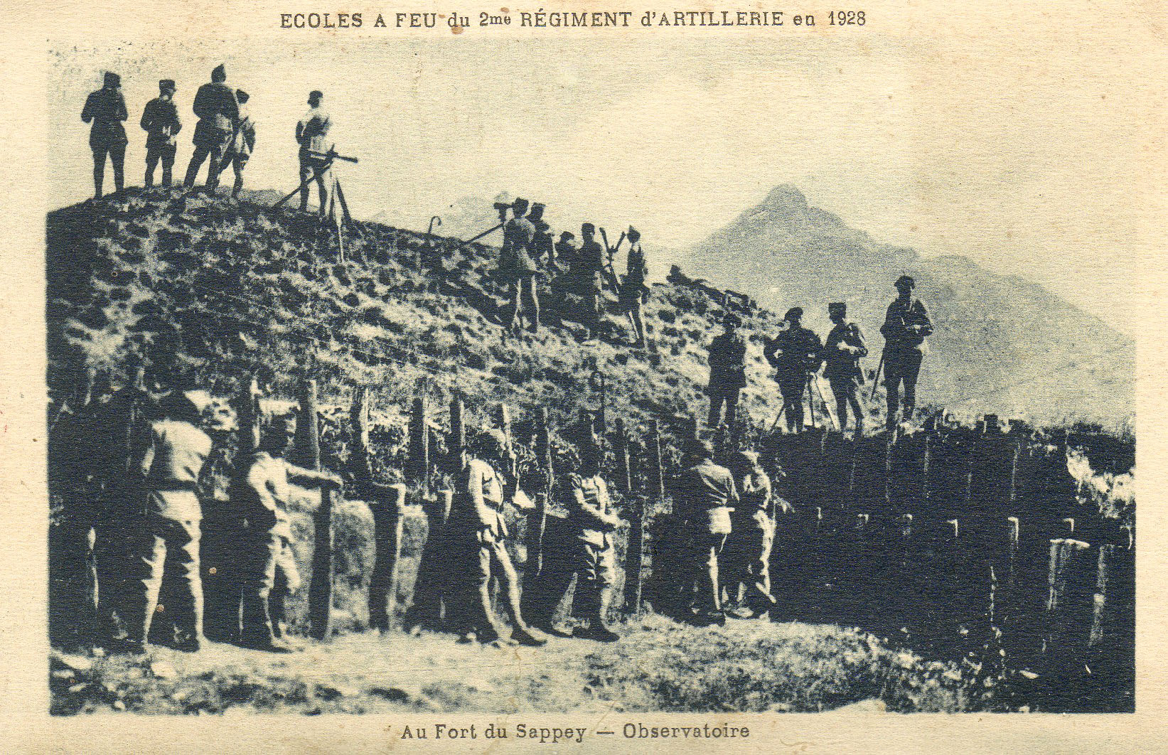 Ligne Maginot - SAPEY - (Ouvrage d'artillerie) - Ecole à feu du 2 RA en 1928 sur les dessus du fort du Sappey - Inconnu