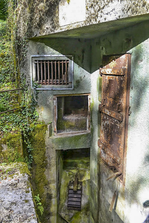 Ligne Maginot - BASSE PARTHE EST - C46 - (Casemate d'infanterie - Simple) - Entrée, prise d'air et créneaux FM - Sylvie Laure LAMBERT