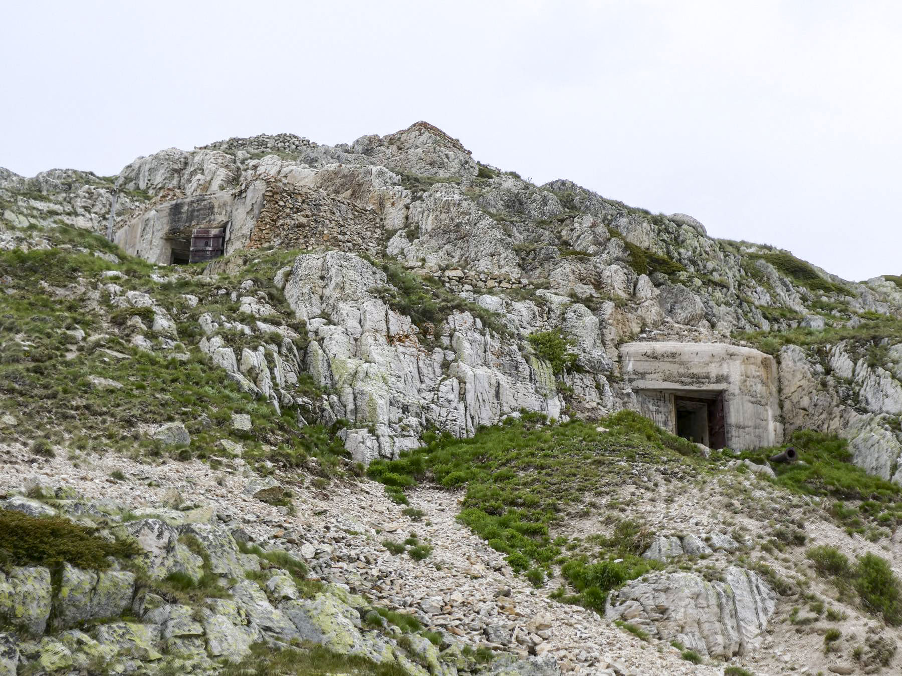 Ligne Maginot - LES ROCHILLES - (Ouvrage d'infanterie) - Entrée principal et issue de secours - ELLENA - CUNY