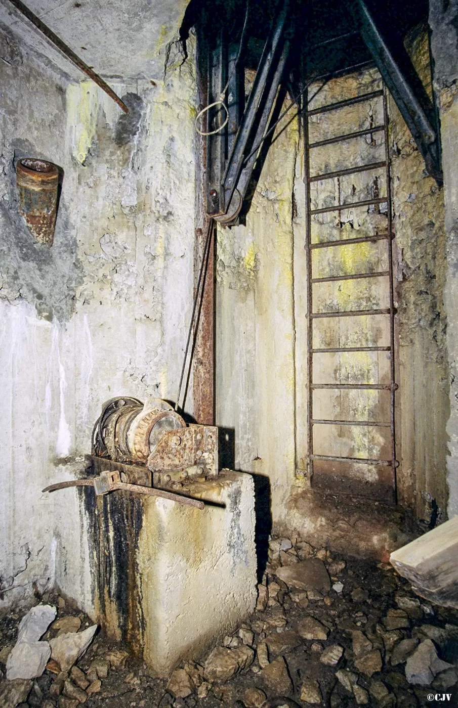 Ligne Maginot - LES ROCHILLES - (Ouvrage d'infanterie) - Bloc 1
Le treuil de manœuvre du plancher - Caspar Vermeulen